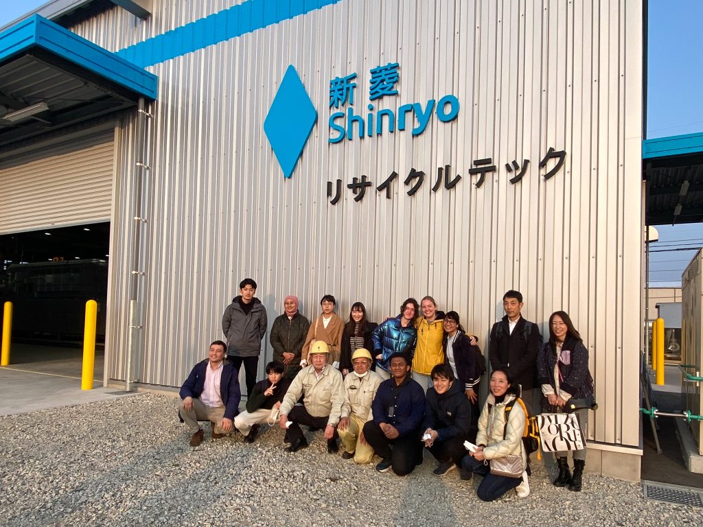 Group photo at Shinryo